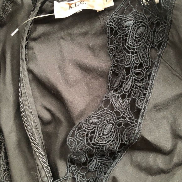 ALC black lace v shirt sleeve top XS S 2 - Picture 2 of 4
